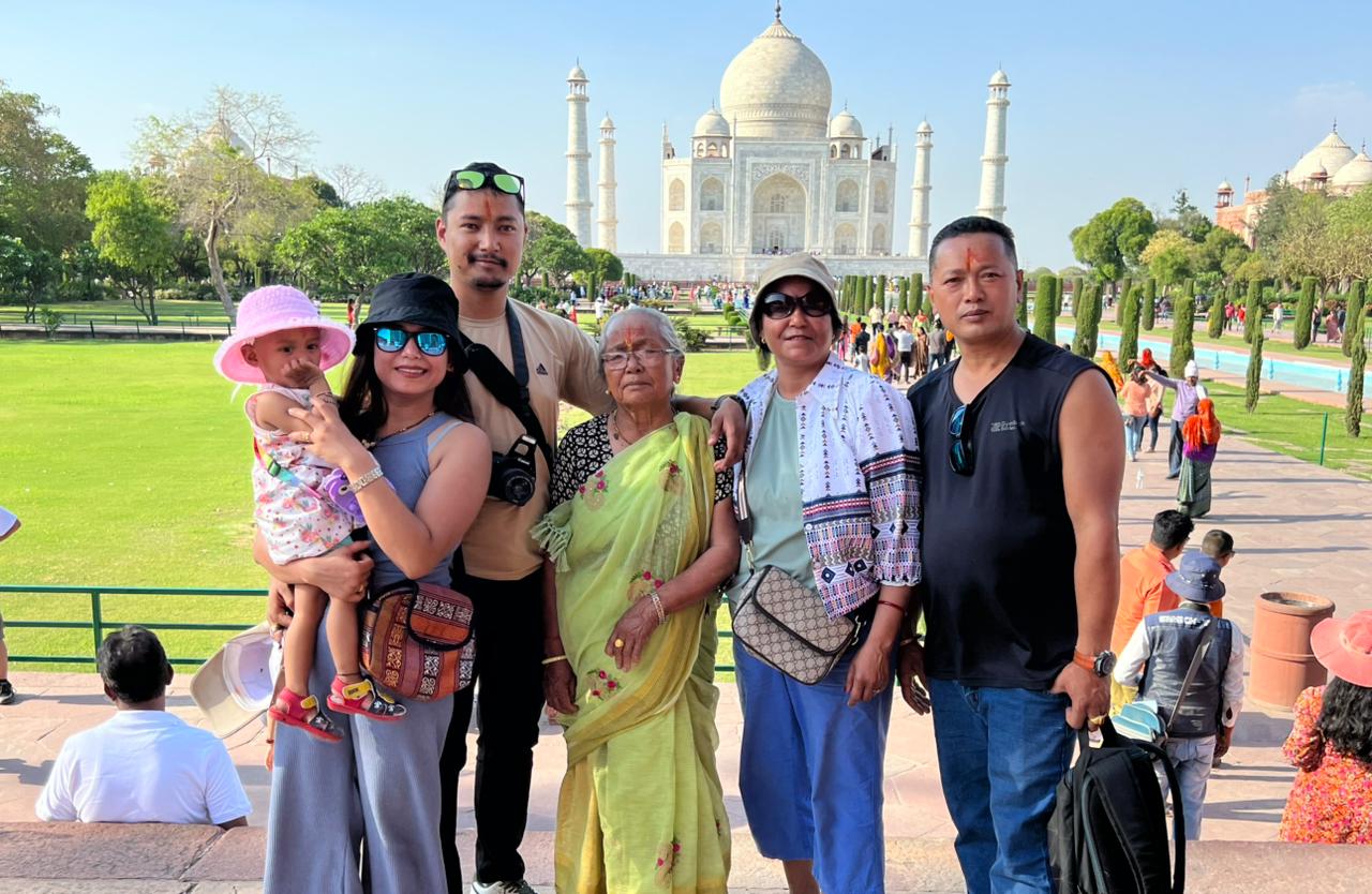 Family team running Chandrakala Homestay in Soureni