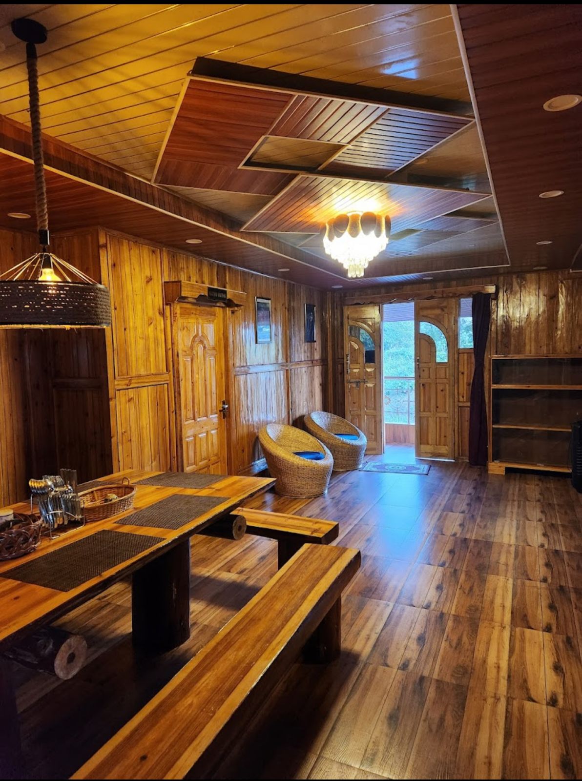 Attached bathroom for triple-bedded room – stone wall finish